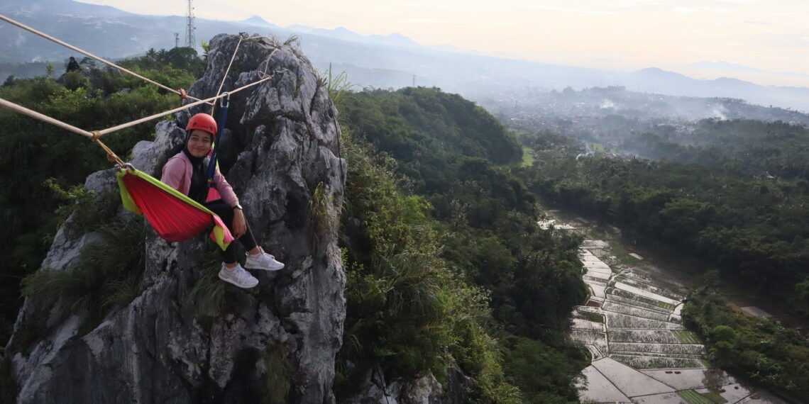 HAMMOCKING TEBING HAWU One Day Trip Rp 600.000
