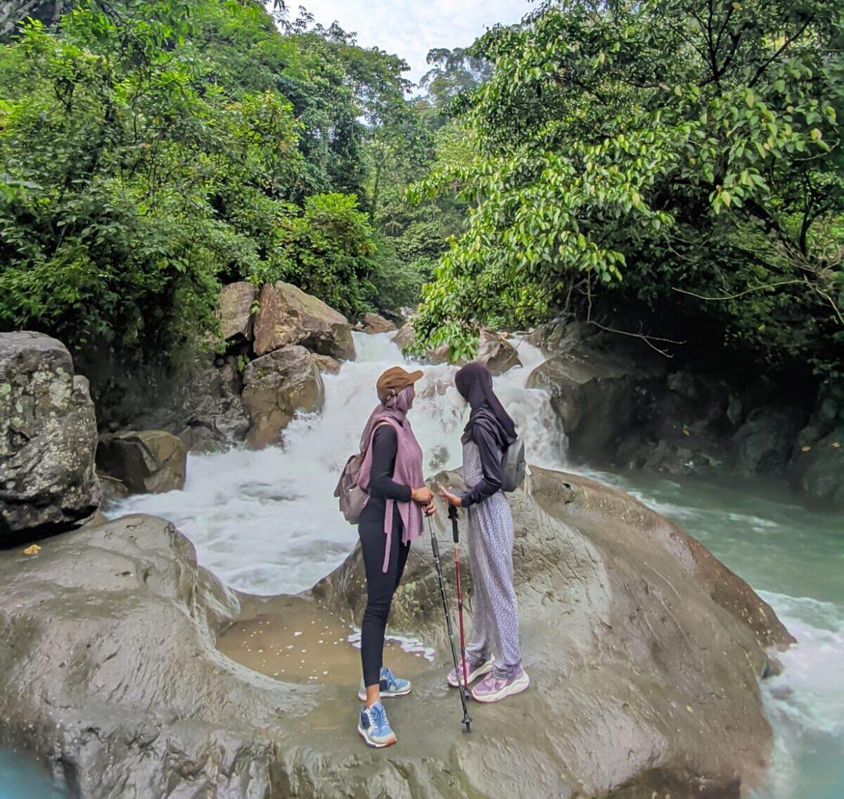 TREKKING SENTUL One Day Trip Mulai dari Rp 150.000 - Tripacker