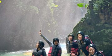 CURUG NAGA ONE DAY TRIP Mulai dari Rp 450.000