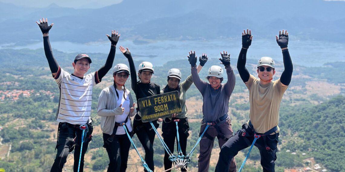 VIA FERRATA GUNUNG PARANGONE DAY TRIP Mulai dari Rp 500.000