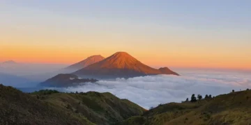 Kapan Cuaca Terbaik Mendaki Gunung Prau Ini Jawabannya Biar Pendakian Kamu Epic dan Aman!