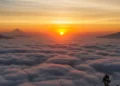 Golden Sunrise Sikunir Dieng