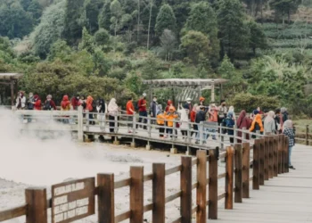 Mengenal Kawah Sikidang Wisata Kawah Vulkanik Aktif di Dieng dan Tips Aman Mengunjunginya